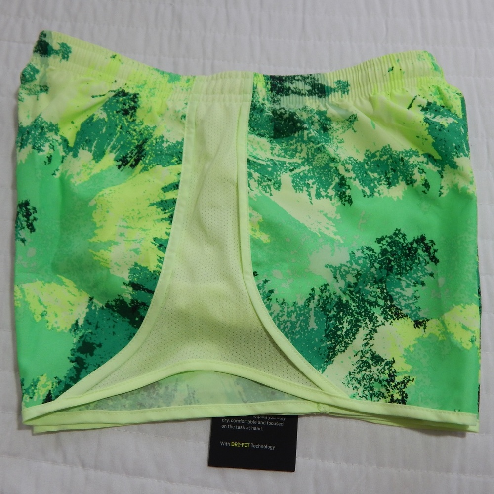 NWTNike Dri-Fit Tempo Running Shorts Youth Girls M